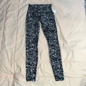 Lululemon size 4 wunder under high rise tight